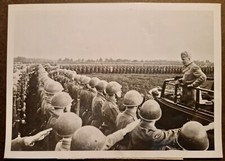 FOTO MUSSOLINI ISPEZIONA TRUPPE PRONTE PER L'IMPIEGO - in RSI - ANNO 1944