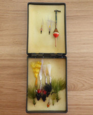 Scatola vintage di mosche da