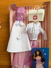 Barbie nurse Whitney tenue