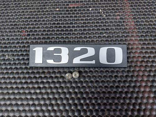 Mercedes camion 1320 marchio