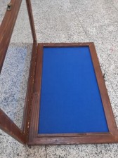 Bacheca espositore, vetrina in legno color noce, per medaglie, Spille ecc.