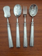 SERVICE À MIGNARDISE