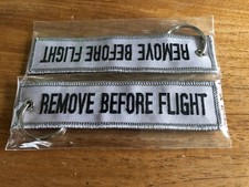 Portachiavi ricamato RIMUOVI PRIMA DEL VOLO