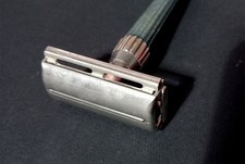 RASOIO VINTAGE - GILLETTE - LAMETTA ANTIQUARIATO MACCHINETTA BARBA