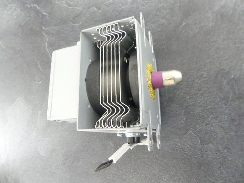 Magnétron pour micro onde
