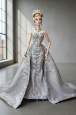 Elegante abito grigio con