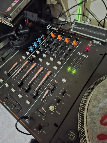 Mixer acoustic control - dj, dj
