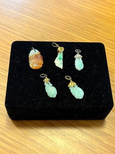 Collana con ciondolo giada