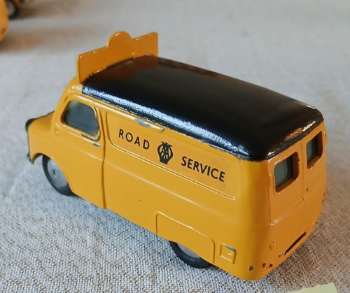 Corgi toys 408 - corgi,