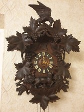 Antico grande orologio a cucù