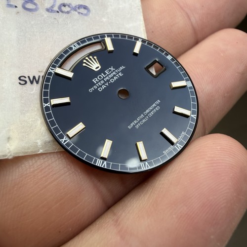 Rolex day date dial black - day,