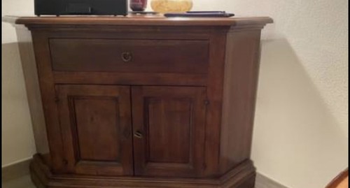 Angolo porta arte povera - porta, tv