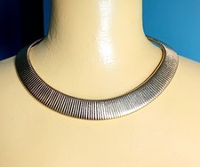 Collana in metallo tono oro