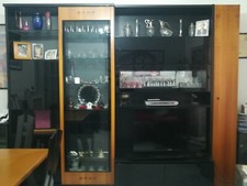 Mobile design noce e laccato nero lucido