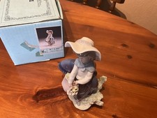 LLADRO 5222 "Pretty Pickings"