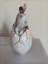 Nascita di Pulcinella uscente dall' uovo  Manufatto in terracotta policroma n.3