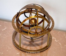 Antico globo in ottone