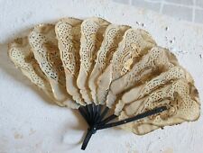 VENTAGLIO SU PERGAMENA TRAFORATA E DIPINTA