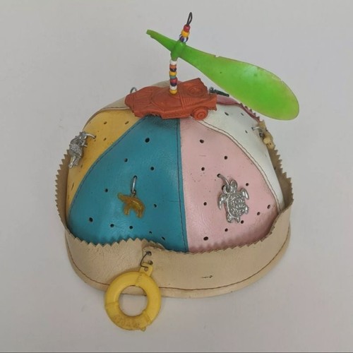 Vecchio cappello giocattolo