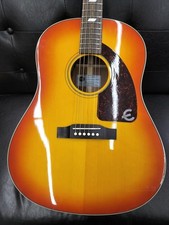 Chitarra acustica elettrica