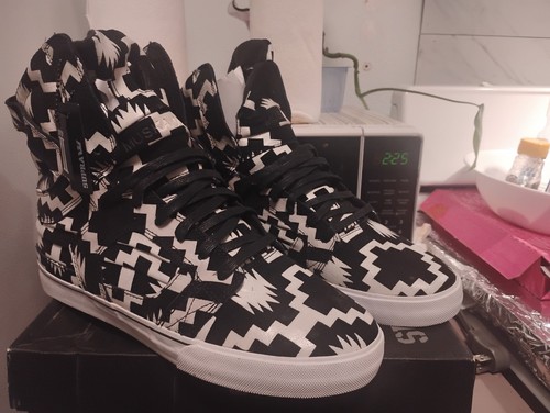 Ultra rara - ultra, supra