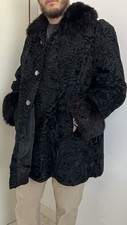 Pelliccia Astrakan e possibile