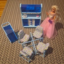 Vintage 1970s Barbie Dining