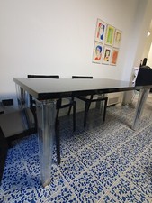 tavolo e sei sedie sala da pranzo, Kartell, usati in buone condizioni. Milano 