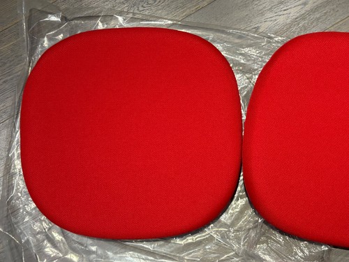 Coussin rouge pour chaise