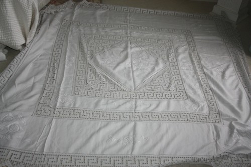Lovely vintage linen - lovely, bedspread