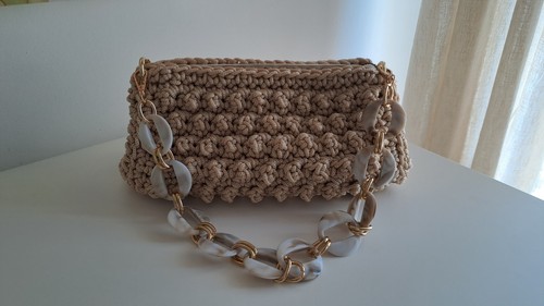 Borsa bauletto realizzata - , a