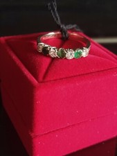 Anello veretta in oro con 4 brillanti ct 0,50 e 3 smeraldi naturali