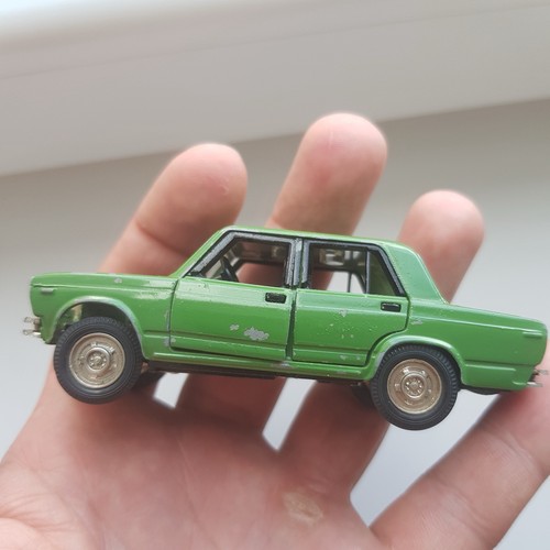 Vaz 2105 verde urss - vaz, 1/43