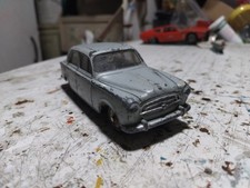DINKY TOYS FRANCE 24 B PEUGEOT 403 BERLINA Con vetri