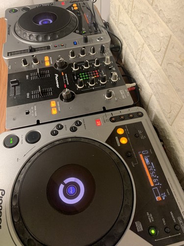 Apparecchiatura per consol - dj,