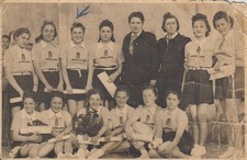 06754) CARTOLINA FOTOGRAFIA ( FASCISMO G.I.L ? ) SQUADRA FEMMINILE AVELLINO 1939