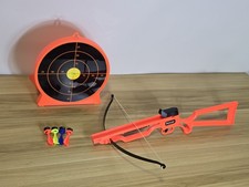 Pacchetto giocattolo Petron Sureshot CrossBow con 4 frecce e tavola bersaglio. Arancione.