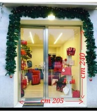 VENDO VETRATA PER NEGOZIO O USO PRIVATO. IN AGGIUNTA REGALO LA PORTA IN ALLUMINI