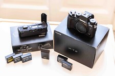 FUJIFILM - FUJI XT-2 usata con battery grip VPB-XT2