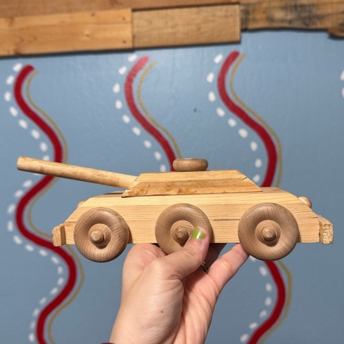 Carro armato militare - in, legno