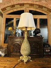 Antica lampada da tavolo