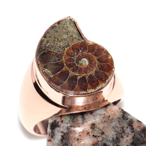 Anello fossile ammonite uomo