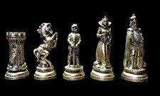 scacchi Soggetti medievali "Fontanini"set Vintage Anni65”designer Elio Simonetti