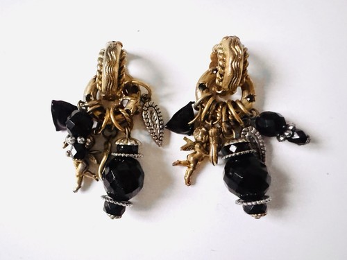 Boucles oreilles oversize à - d'oreilles,