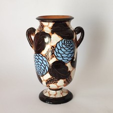 Vaso in maiolica - Stile