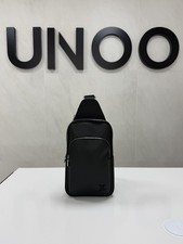 Louis Vuitton Avenue Slingbag