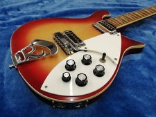 RICKENBACKER Chitarra