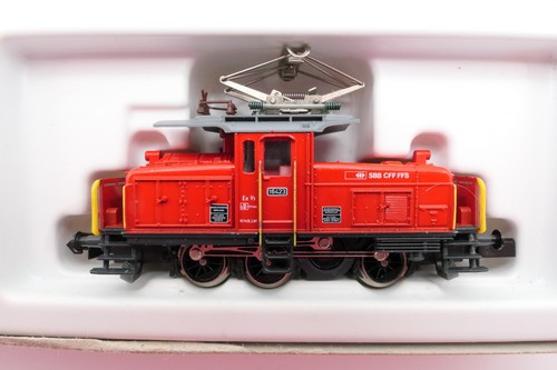 Arnold 2427 locomotiva - 2427,