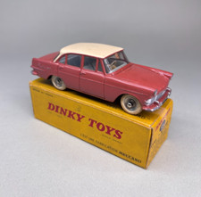 DINKY TOYS MODELLINO AUTO