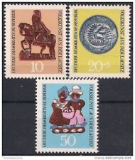 Germania DDR 1969 Folkart Ceramica Piate Art Design Statua Cavallo Artigianato Bambole Giocattoli